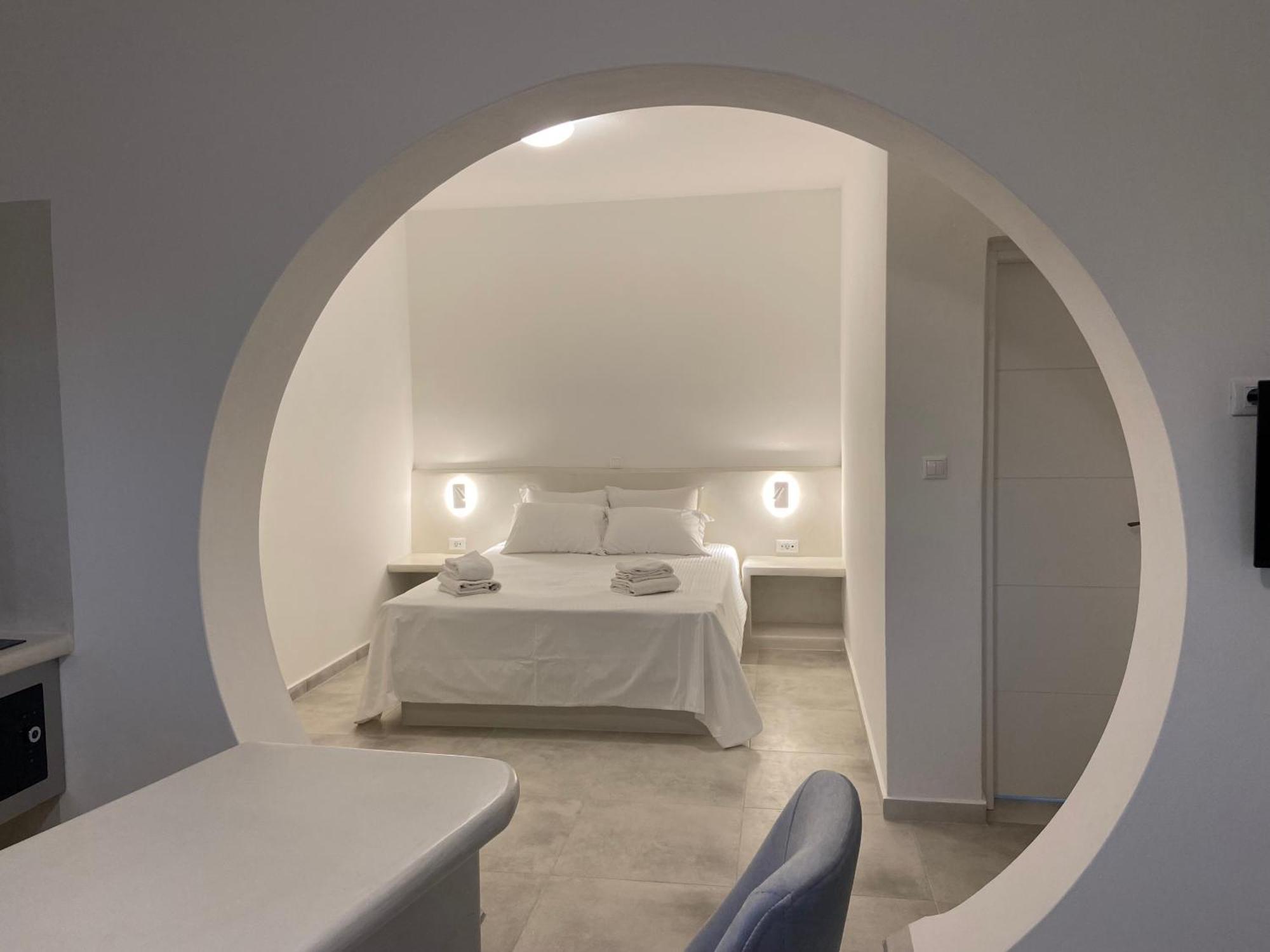 Ena Suites Santorini Pýrgos Eksteriør bilde